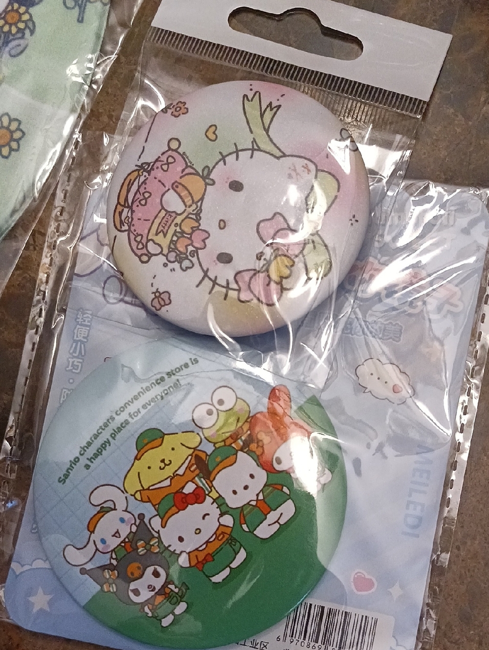 Sanrio Hello kitty And Friends Lot 6 Items Pins 2026 Calendar Hair Tie/Pin ,Mask